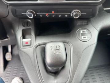 Image véhicule  Peugeot PARTNER (28)