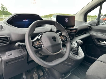 Image véhicule  Peugeot PARTNER (24)