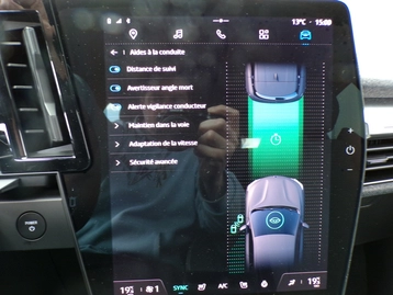 Image véhicule  Renault MEGANE E-TECH (12)