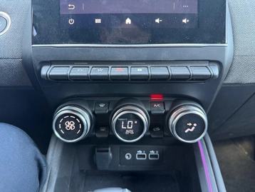 Image véhicule  Renault CLIO (29)