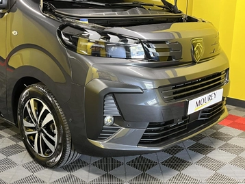 Image véhicule  Peugeot TRAVELLER (44)