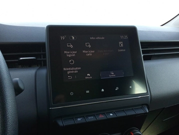 Image véhicule Renault CLIO (26) Image véhicule Renault CLIO (26)