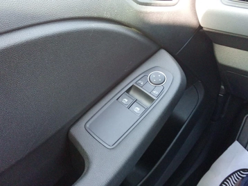 Image véhicule Renault CLIO (39) Image véhicule Renault CLIO (39)