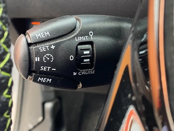 Image véhicule  Peugeot 208 (11)