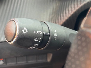 Image véhicule  Peugeot 208 (12)