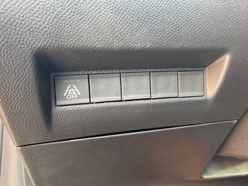 Image véhicule  Peugeot 208 (17)
