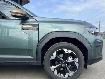 Image véhicule  Dacia BIGSTER (7)