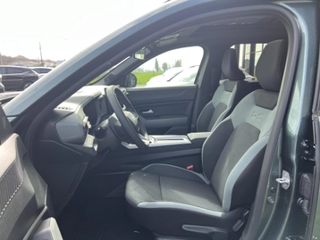Image véhicule  Dacia BIGSTER (24)