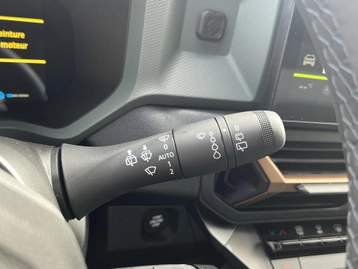 Image véhicule  Dacia BIGSTER (32)