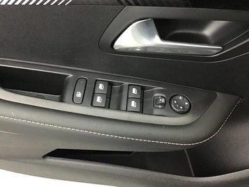 Image véhicule  Peugeot 208 (16)