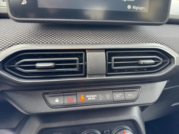 Image véhicule  Dacia SANDERO (11)