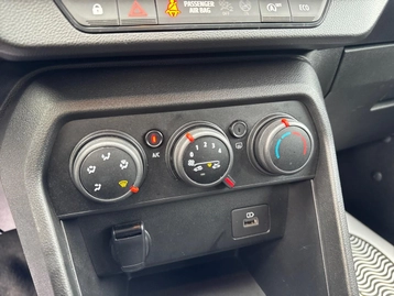Image véhicule  Dacia SANDERO (12)