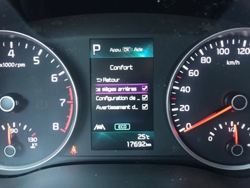 Image véhicule  Kia STONIC (34)