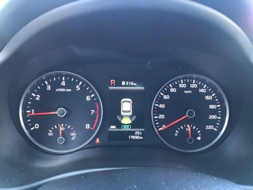 Image véhicule  Kia STONIC (15)