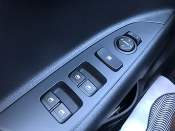 Image véhicule  Kia STONIC (17)