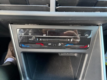 Image véhicule  Volkswagen TAIGO (27)