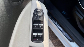 Image véhicule  Renault CLIO (15)