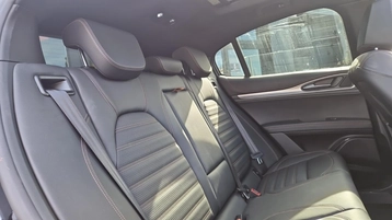 Image véhicule  Alfa Romeo STELVIO (27)
