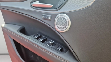 Image véhicule  Alfa Romeo STELVIO (21)