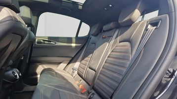 Image véhicule  Alfa Romeo STELVIO (14)