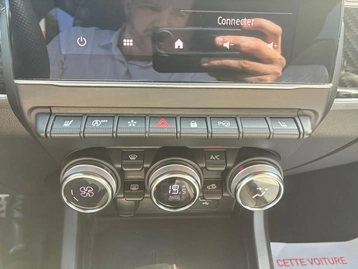 Image véhicule  Renault ARKANA (34)