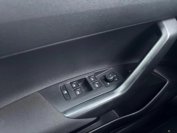 Image véhicule  Volkswagen TAIGO (12)