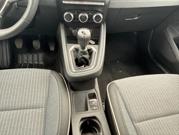 Image véhicule  Renault CLIO (31)
