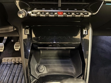 Image véhicule  Peugeot 208 (17)