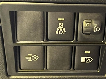 Image véhicule  Toyota Hilux (29)