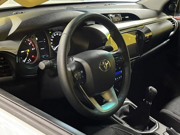 Image véhicule  Toyota Hilux (36)