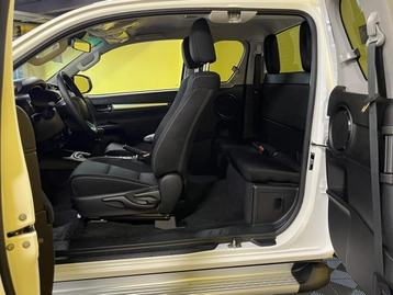 Image véhicule  Toyota Hilux (38)