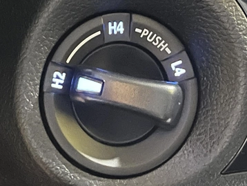 Image véhicule  Toyota Hilux (15)