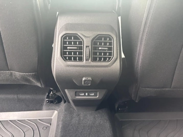 Image véhicule  Dacia BIGSTER (38)