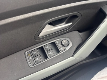 Image véhicule  Dacia BIGSTER (19)