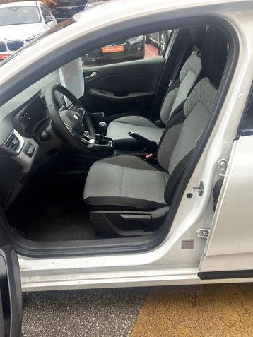 Image véhicule  Renault CLIO (10)