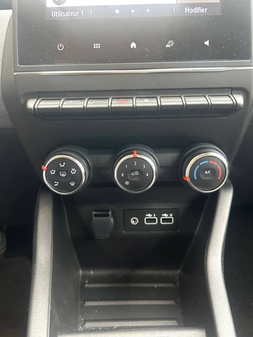 Image véhicule  Renault CLIO (17)