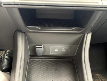 Image véhicule  Renault CAPTUR (34)