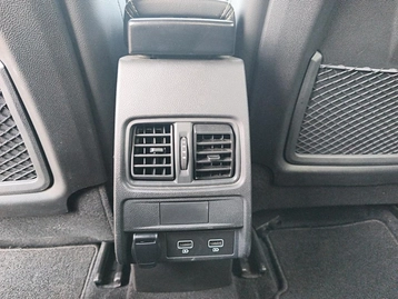 Image véhicule  Renault ARKANA (28)