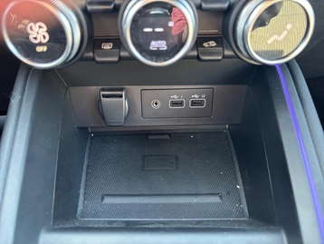 Image véhicule  Renault CLIO (35)