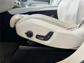 Image véhicule  Volvo XC90 (19)