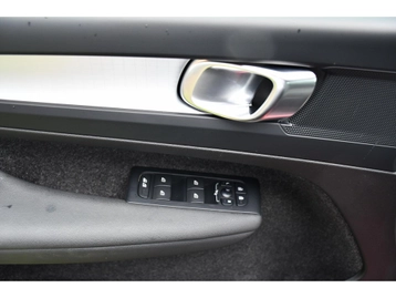 Image véhicule  Volvo XC40 (16)