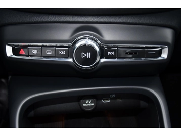 Image véhicule  Volvo XC40 (34)