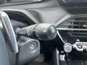 Image véhicule  Peugeot 208 (25)