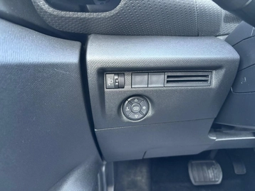 Image véhicule Citroën C4 (17) Image véhicule Citroën C4 (17)