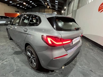 Image véhicule  BMW SÉRIE 1 (2)