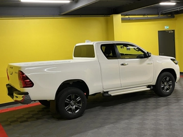 Image véhicule  Toyota Hilux (32)