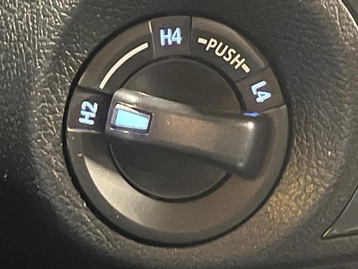 Image véhicule  Toyota Hilux (42)