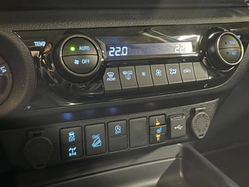Image véhicule  Toyota Hilux (69)