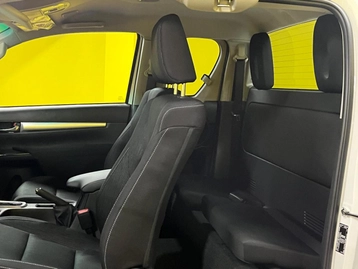 Image véhicule  Toyota Hilux (10)