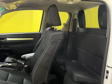 Image véhicule  Toyota Hilux (53)